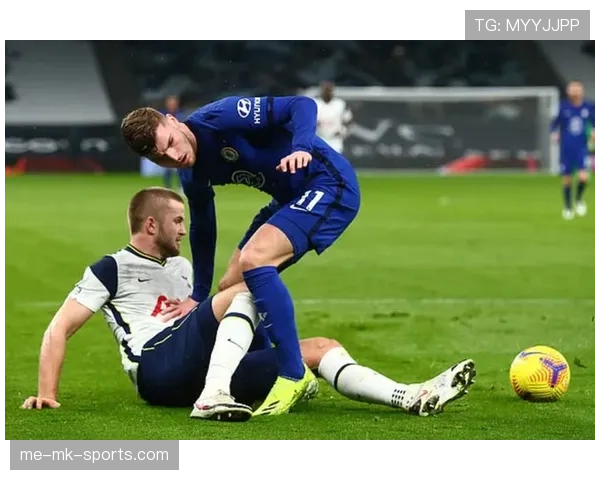 铲球先触球为何仍被判犯规？规则关键在“连带动作”