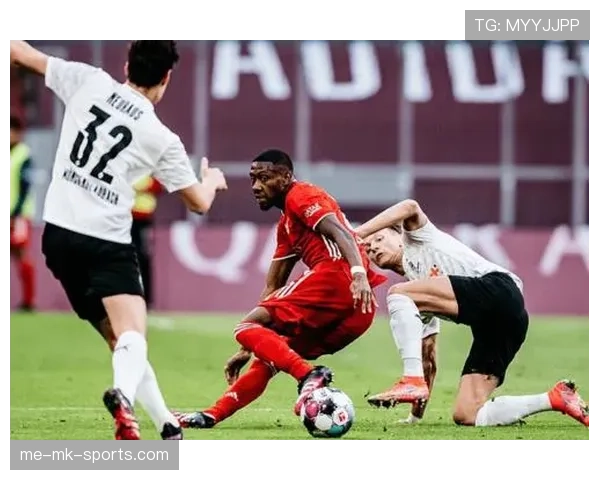 拜仁防线问题持续暴露，稳定性承压，对争冠形势形成制约。